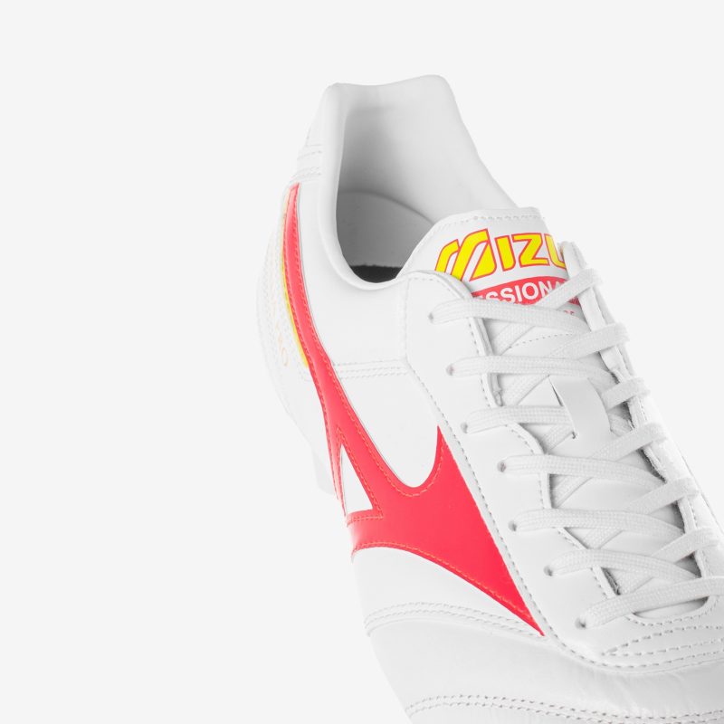 Mizuno รองเท้าฟุตบอล / สตั๊ด Morelia II Pro FG | White/Fiery Coral 2/Bolt 2 ( P1GA231364 ) - Image 11