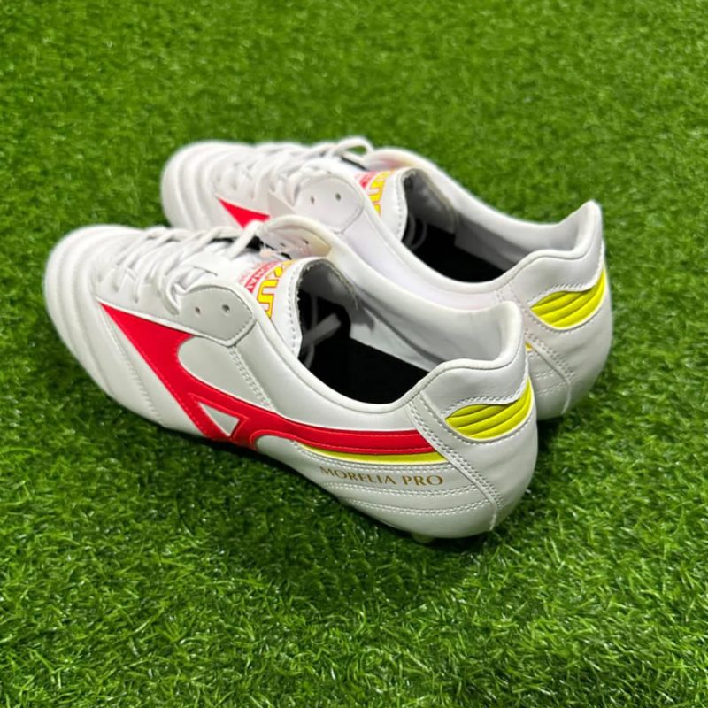 Mizuno รองเท้าฟุตบอล / สตั๊ด Morelia II Pro FG | White/Fiery Coral 2/Bolt 2 ( P1GA231364 ) - Image 14