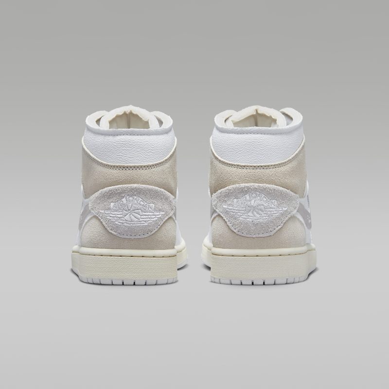 Nike รองเท้าผ้าใบผู้ชาย Air Jordan 1 Mid SE Craft | White/Tech Grey/Sail/Light Orewood Brown ( DM9652-120 ) - Image 4