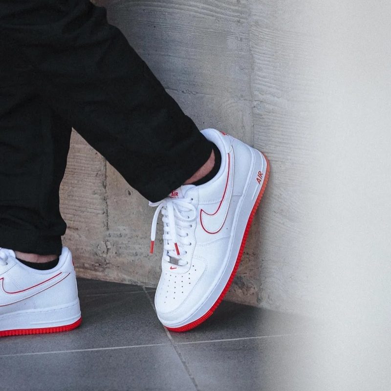 Nike รองเท้าผ้าใบผู้ชาย Air Force 1 '07 | White/Picante Red/White ( DV0788-102 ) - Image 15