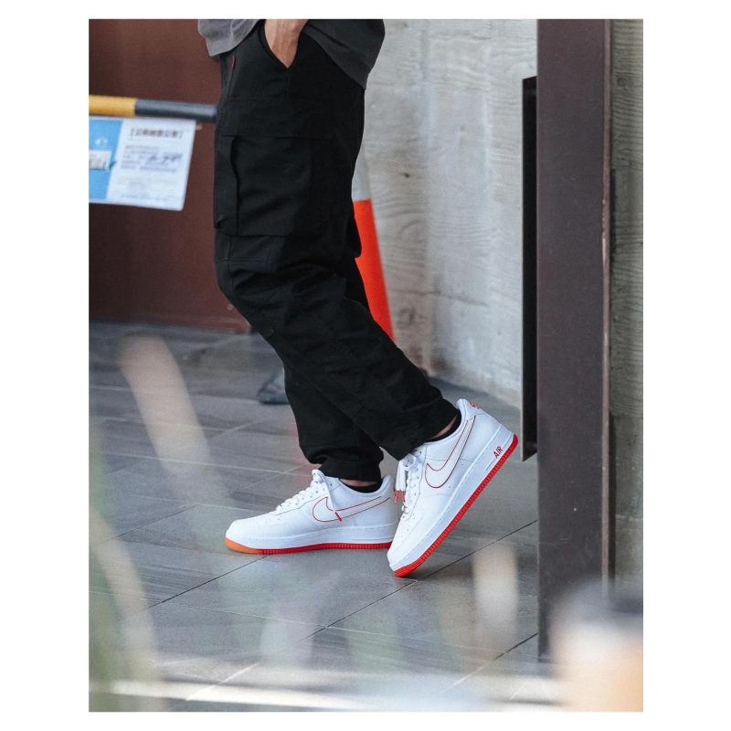 Nike รองเท้าผ้าใบผู้ชาย Air Force 1 '07 | White/Picante Red/White ( DV0788-102 ) - Image 16