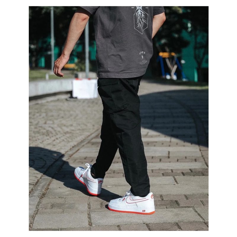Nike รองเท้าผ้าใบผู้ชาย Air Force 1 '07 | White/Picante Red/White ( DV0788-102 ) - Image 17