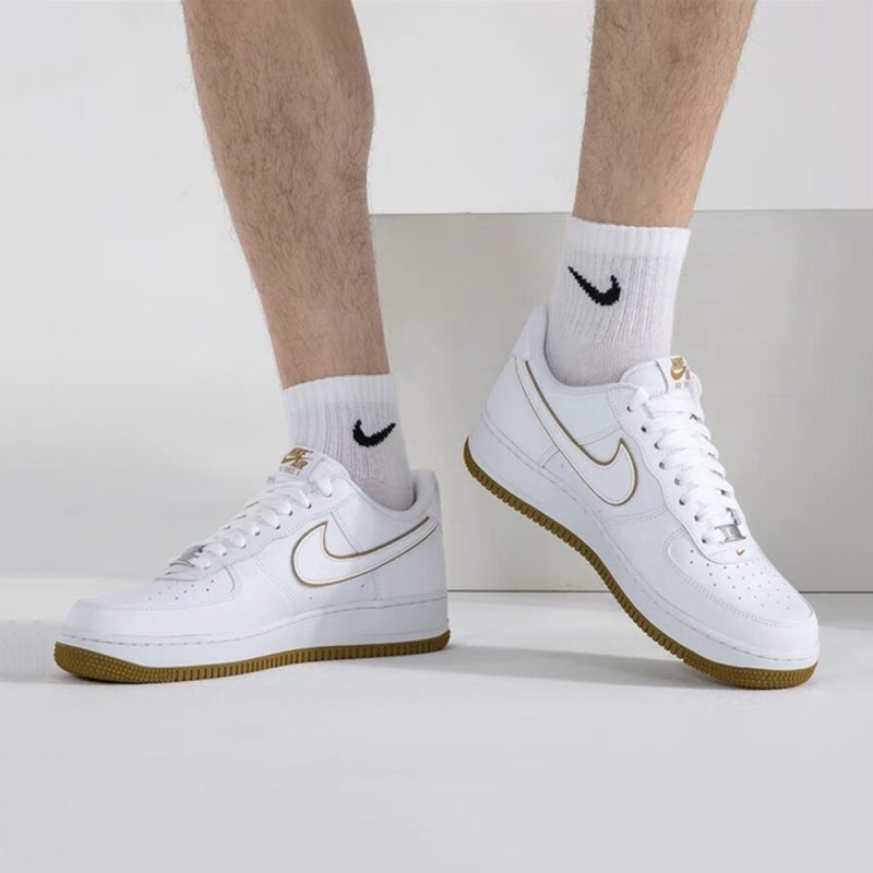 Nike รองเท้าผ้าใบผู้ชาย Air Force 1 '07 | White/Bronzine/White ( DV0788-104 ) - Image 14