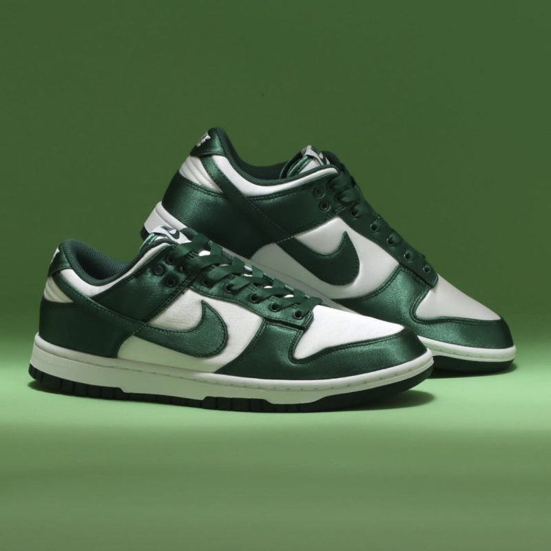 Nike รองเท้าผ้าใบผู้หญิง Dunk Low | White/Team Green ( DX5931-100 ) - Image 11