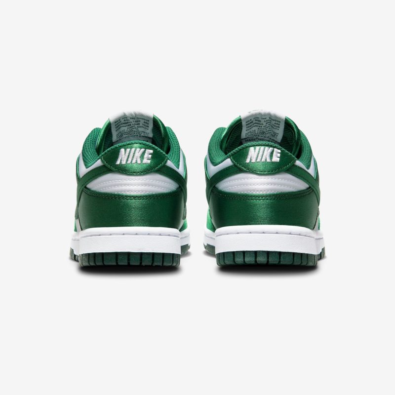 Nike รองเท้าผ้าใบผู้หญิง Dunk Low | White/Team Green ( DX5931-100 ) - Image 4