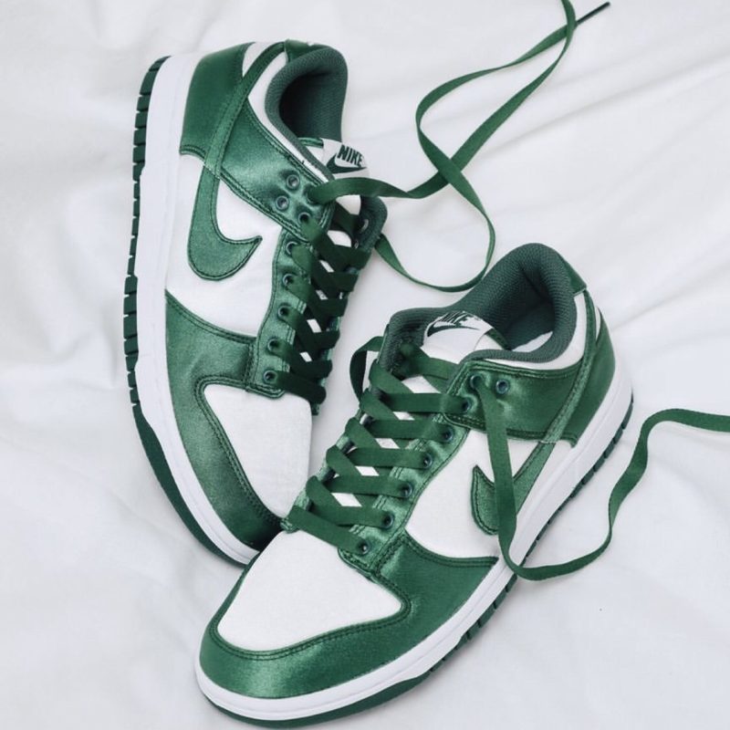 Nike รองเท้าผ้าใบผู้หญิง Dunk Low | White/Team Green ( DX5931-100 ) - Image 9