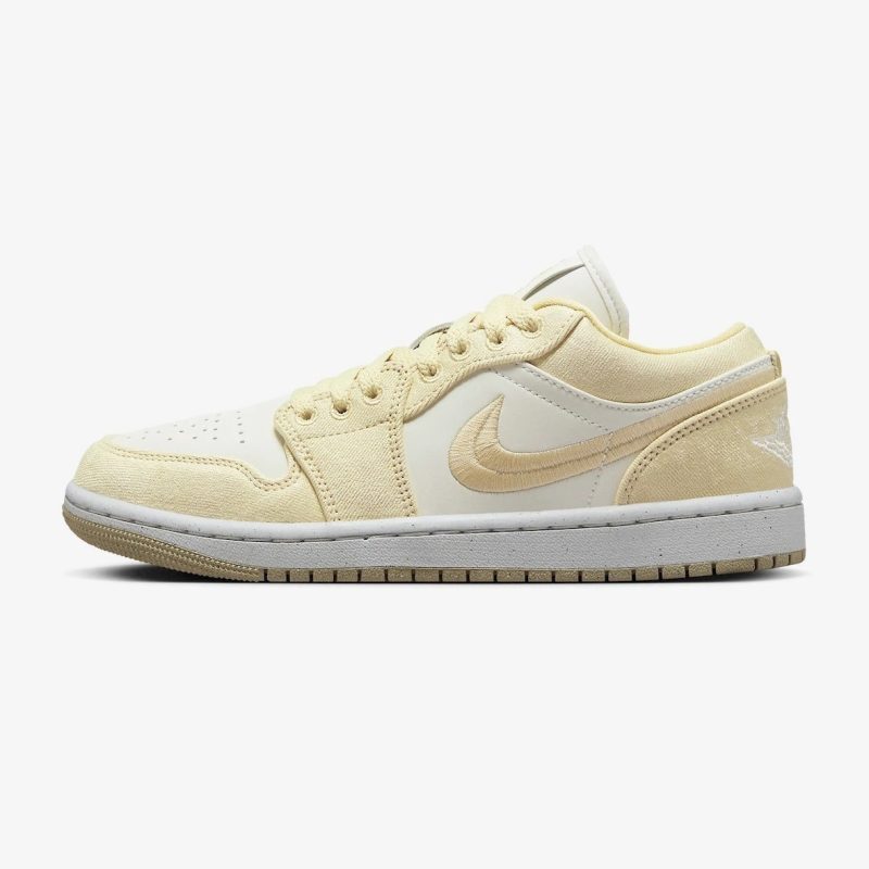 Nike รองเท้าผ้าใบผู้หญิง Air Jordan 1 Low SE | Team Gold/Sail ( FN3722-701 )