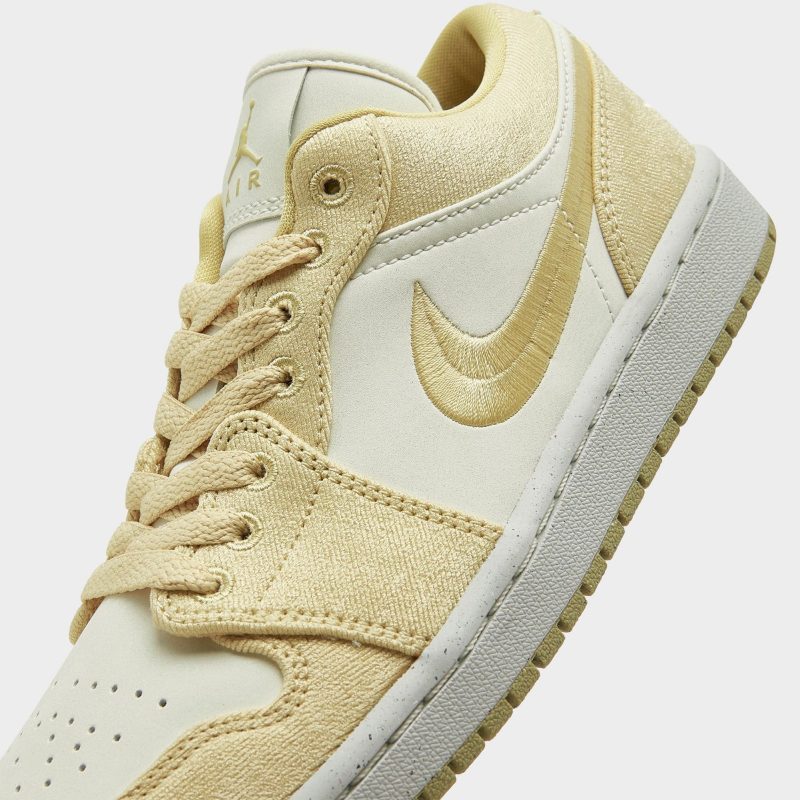Nike รองเท้าผ้าใบผู้หญิง Air Jordan 1 Low SE | Team Gold/Sail ( FN3722-701 ) - Image 7