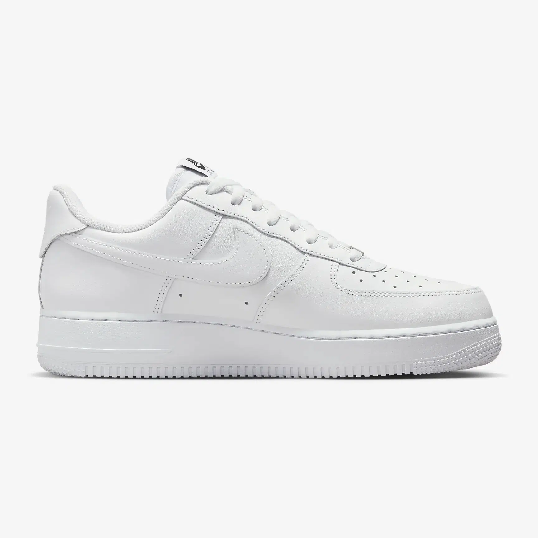 Nike รองเท้าผ้าใบผู้ชาย Air Force 1 '07 FlyEase | White/White/White ( FD1146-100 ) - Image 3