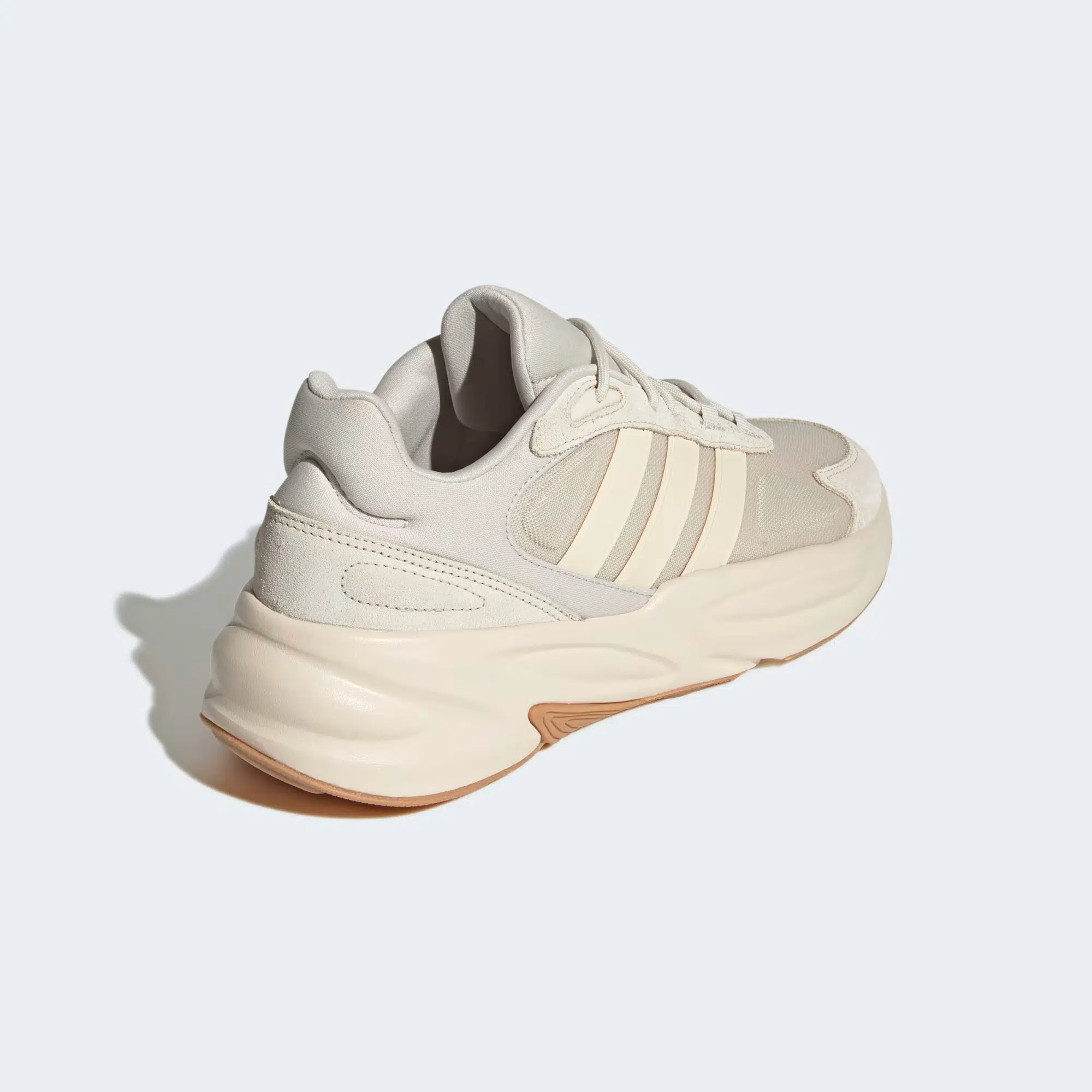 Adidas รองเท้าผ้าใบผู้ชาย Ozelle | Aluminium/Wonder White/Gum ( GX6762 ) - Image 3