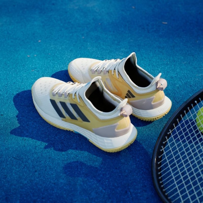 Adidas รองเท้าเทนนิสผู้หญิง Adizero Ubersonic 4.1 Tennis Shoes | Semi Spark / Core Black / Off White ( IF0412 ) - Image 5