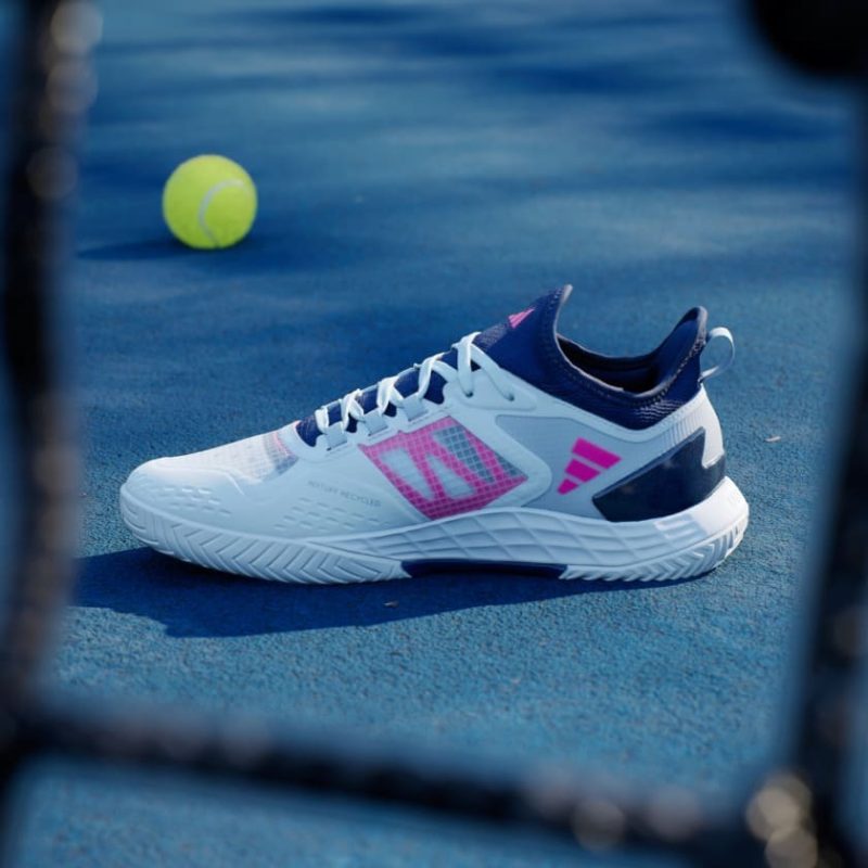 Adidas รองเท้าเทนนิสผู้ชาย Adizero Ubersonic 4.1 | Halo Blue / Dark Blue / Team Shock Pink 2 ( ID8565 ) - Image 6