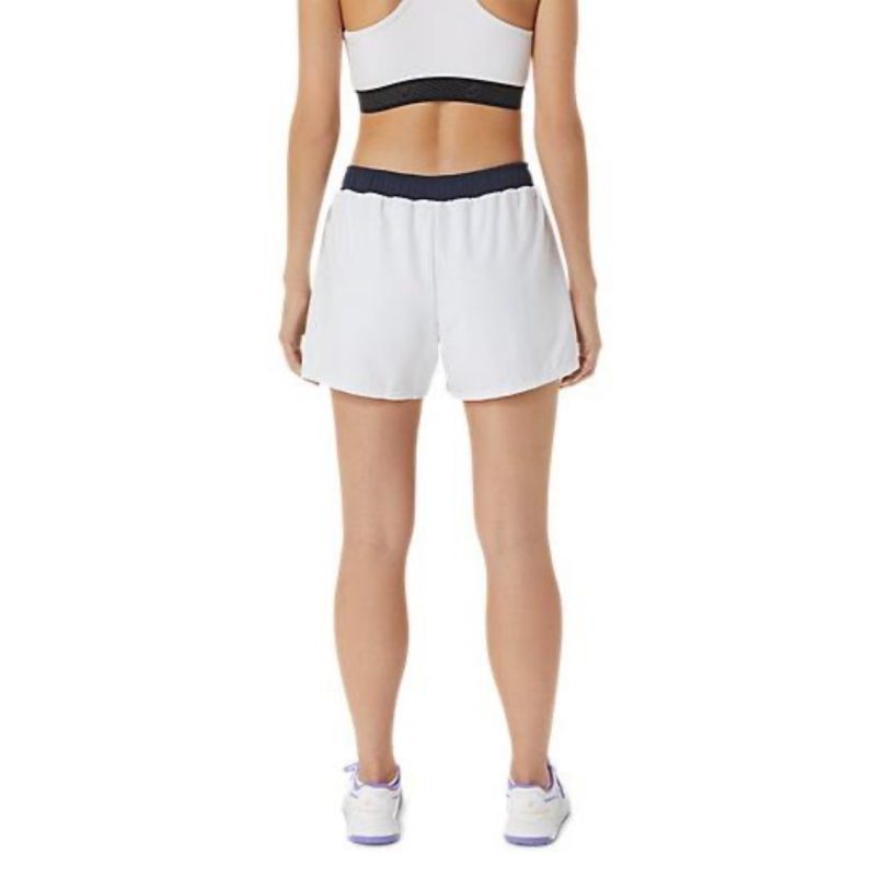 Asics กางเกงเทนนิสผู้หญิง Women’s Court Short | Brilliant White ( 2042A267-100 ) - Image 3