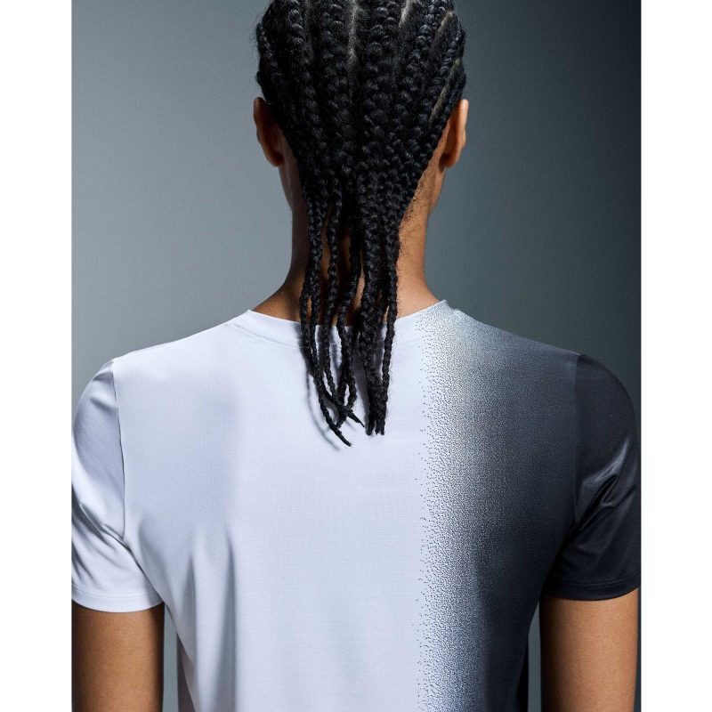 On เสื้อเทนนิสผู้หญิง Women’s Court-T | Black/White ( 1WE11080299 ) - Image 15