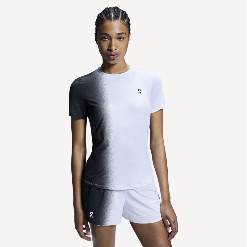 On เสื้อเทนนิสผู้หญิง Women’s Court-T | Black/White ( 1WE11080299 ) - Image 6