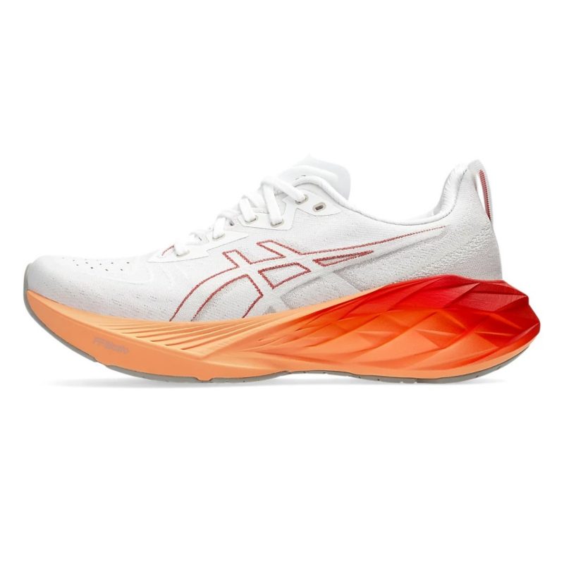 Asics รองเท้าวิ่งผู้ชาย Novablast 4 Wide (2E) | White/Moonrock ( 1011B694-103 ) - Image 4