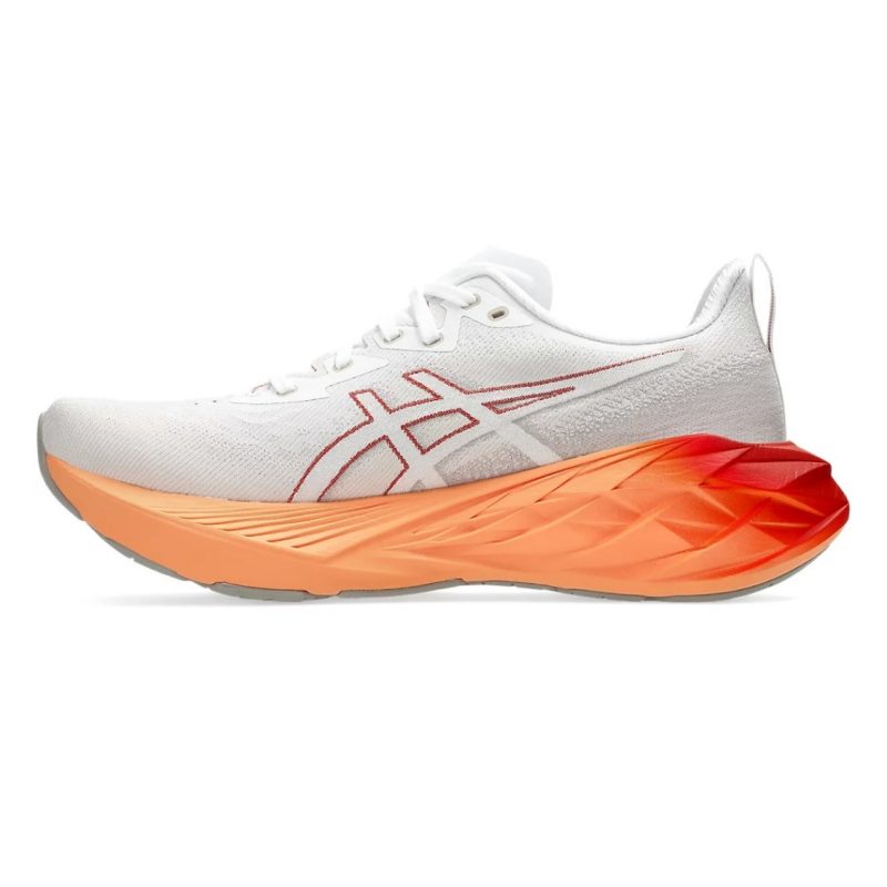 Asics รองเท้าวิ่งผู้ชาย Novablast 4 Wide (2E) | White/Moonrock ( 1011B694-103 ) - Image 5