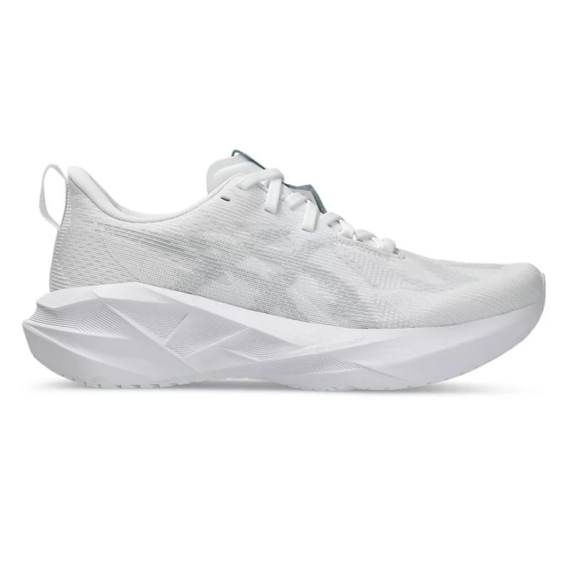 Asics รองเท้าวิ่งผู้หญิง Novablast 5 | White/Piedmont Grey ( 1012B765-100 )