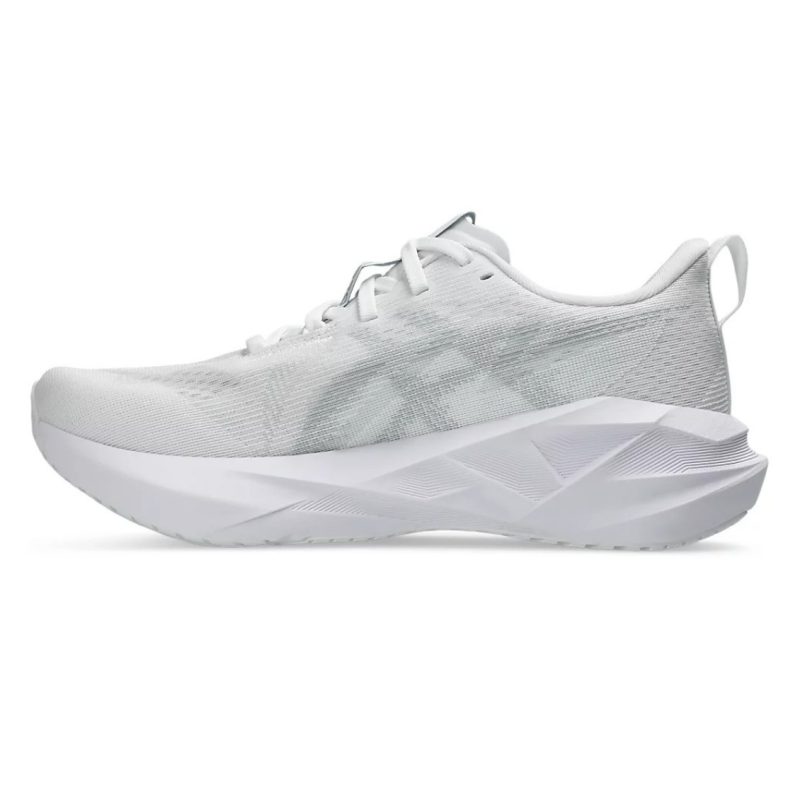 Asics รองเท้าวิ่งผู้หญิง Novablast 5 | White/Piedmont Grey ( 1012B765-100 ) - Image 2