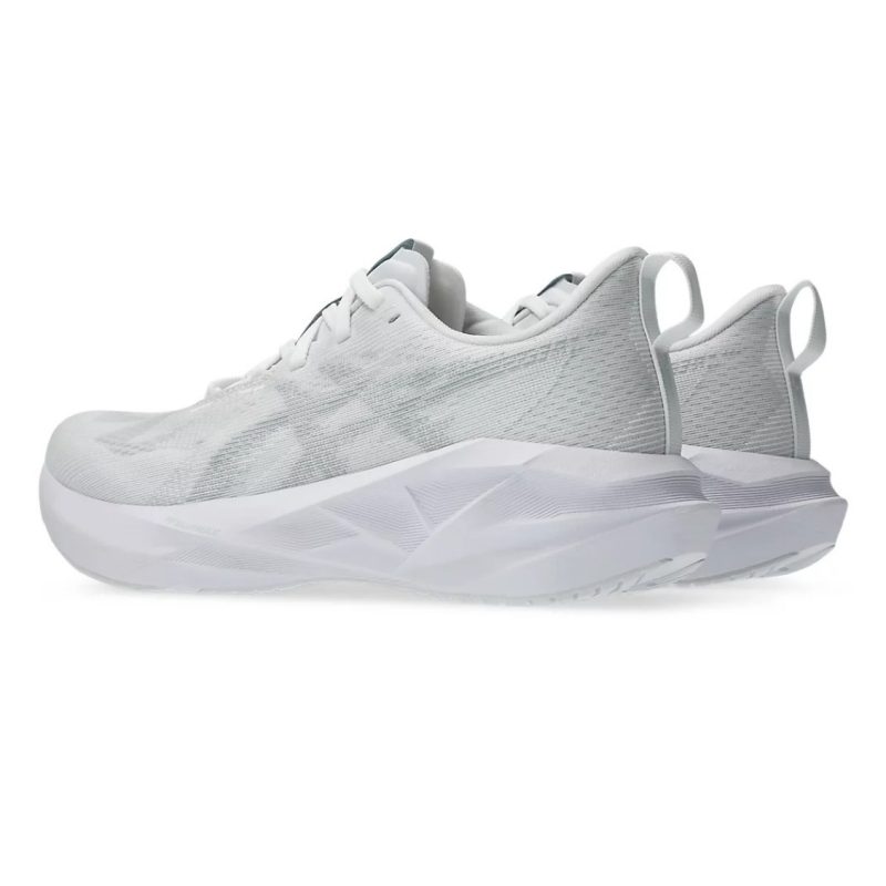 Asics รองเท้าวิ่งผู้หญิง Novablast 5 | White/Piedmont Grey ( 1012B765-100 ) - Image 5