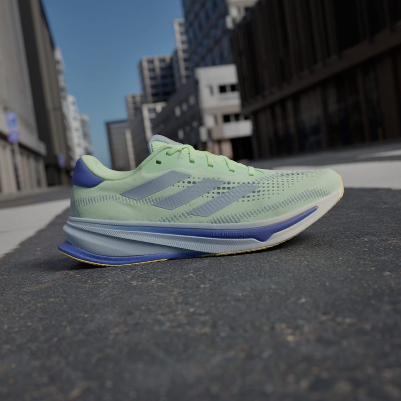 Adidas รองเท้าวิ่งผู้ชาย Supernova Rise Running | Green Spark/Wonder Blue/Lucid Blue ( ID2779 ) - Image 2