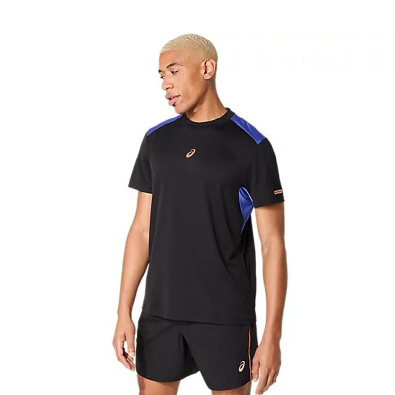 Asics เสื้อเทนนิสผู้ชาย Men’s Padel Court SS Top | Performance Black/Dark Cobalt ( 2041A349-001 ) - Image 3