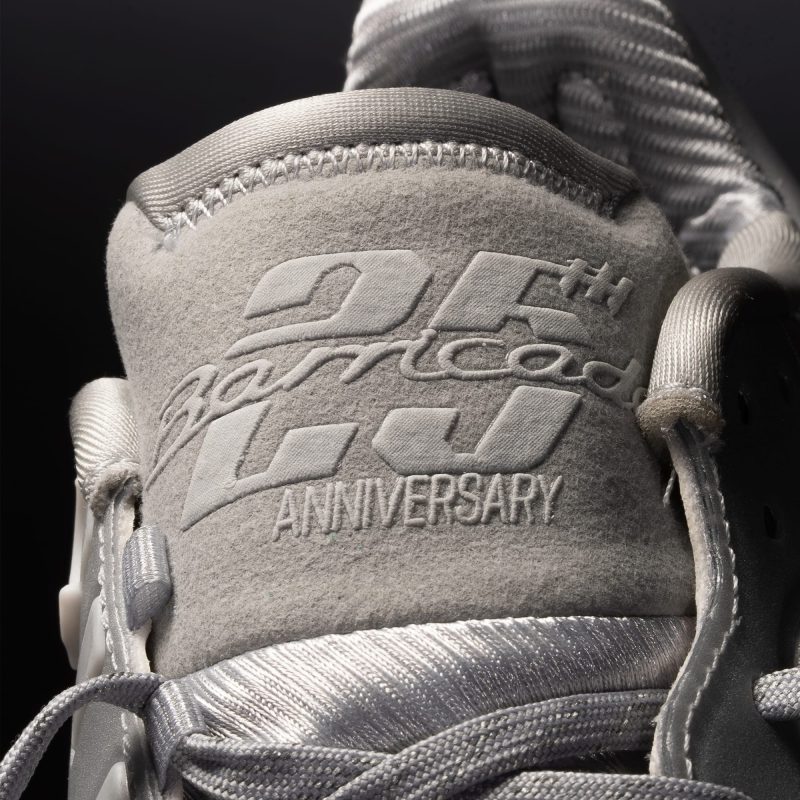 Adidas รองเท้าเทนนิสผู้ชาย Barricade 13 25th Anniversary Tennis Shoes | Silver Metallic/Silver Metallic/Dash Grey ( JP5379 ) - Image 8