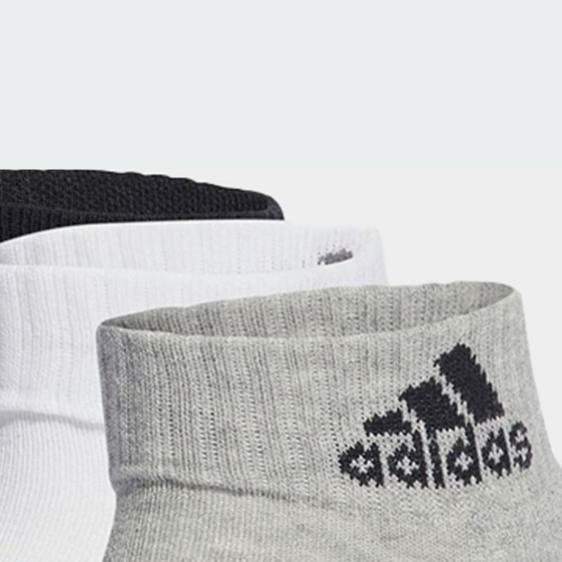Adidas ถุงเท้า Cushioned Sportswear Ankle Socks 3 Pairs | Medium Grey Heather / White / Black / Black ( IA3948 ) - Image 2
