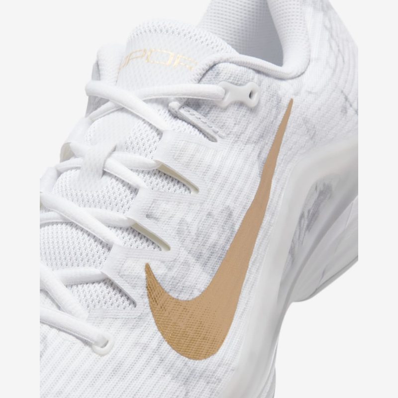 Nike รองเท้าเทนนิสผู้ชาย Vapor 12 Magnolia | White/Pure Platinum/Metallic Gold ( HV1486-100 ) - Image 7