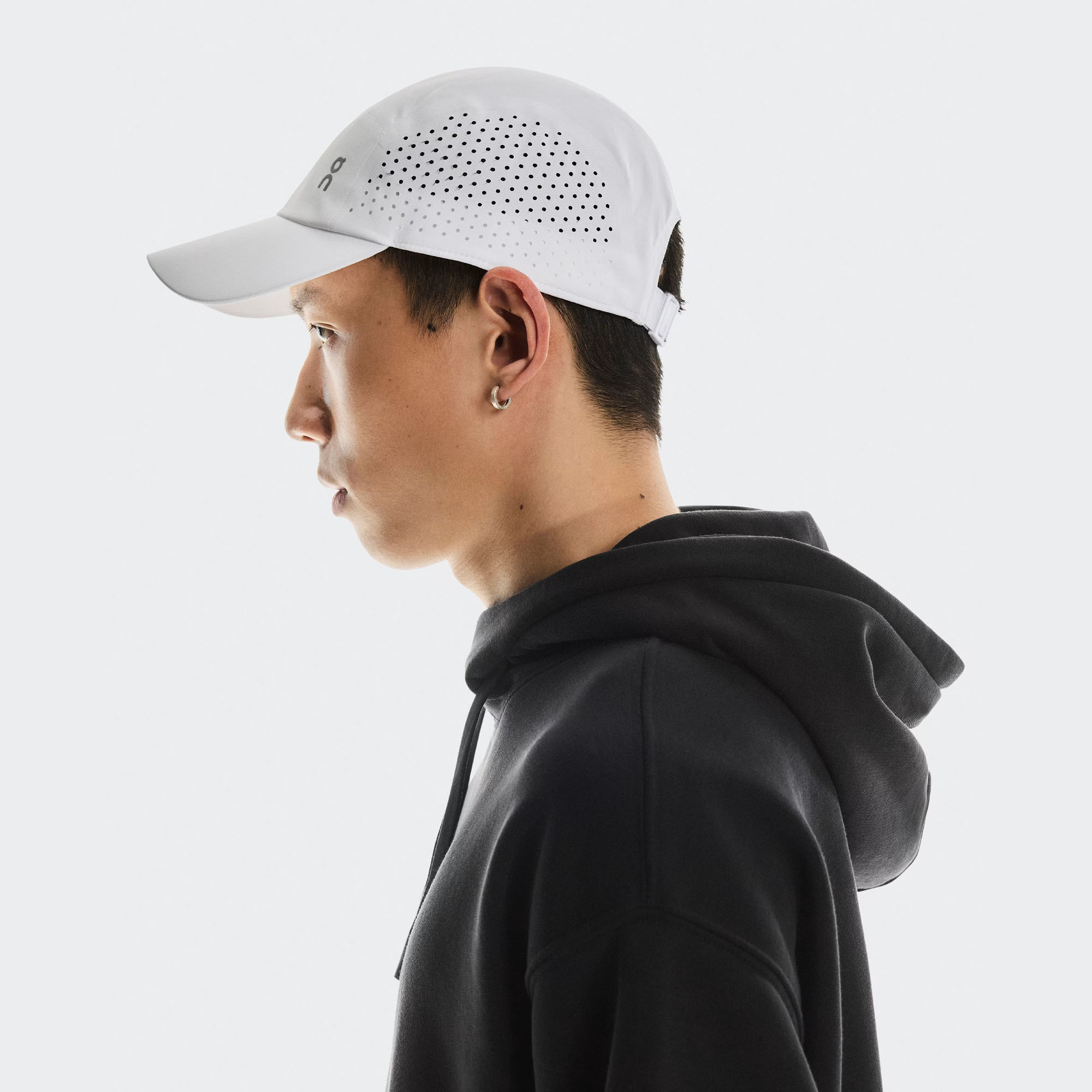 On หมวกเทนนิส Lightweight Cap | White ( 2UF10330069 ) - Image 4