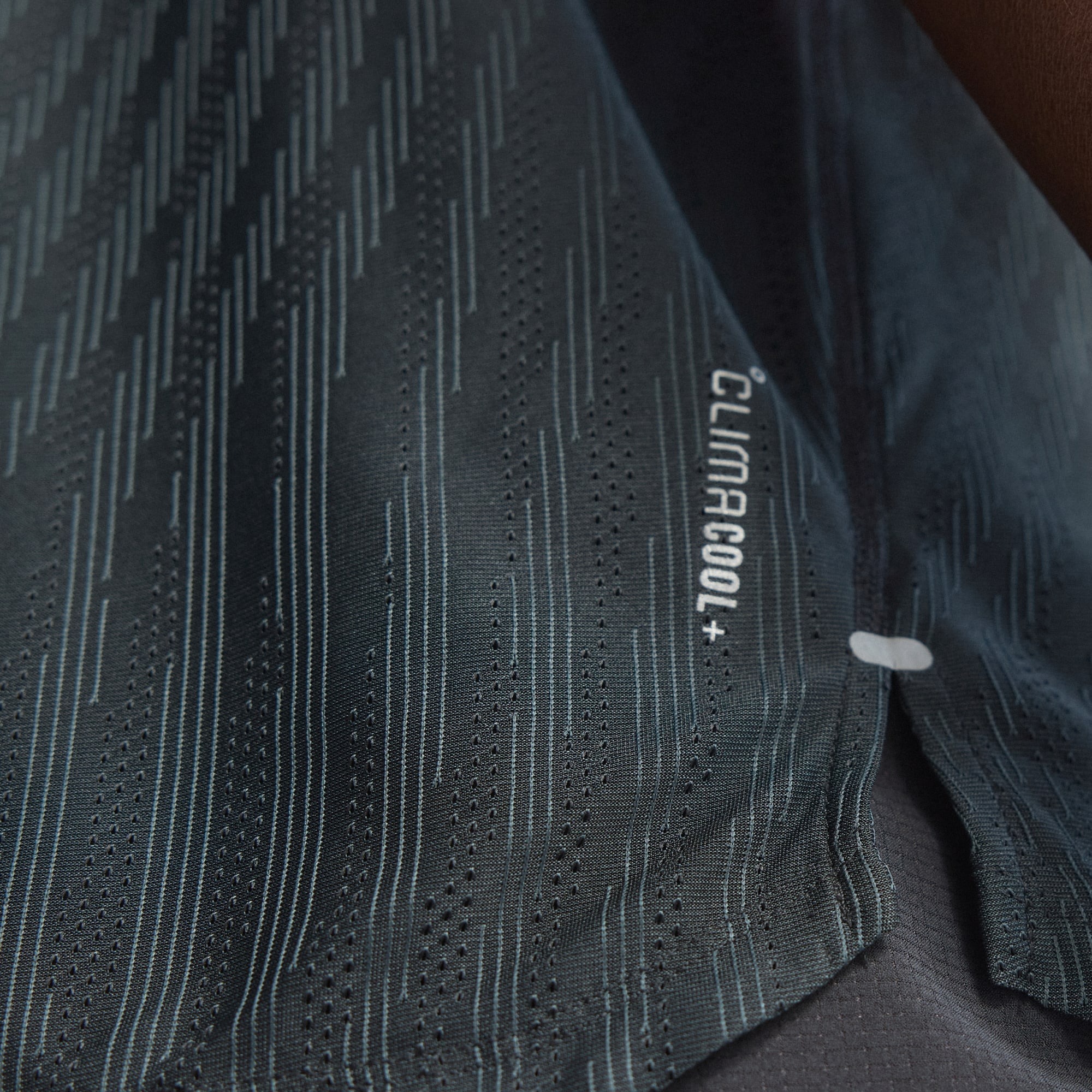 Adidas เสื้อกีฬาผู้ชาย Men's Adi365 Running CLIMACOOL+ | Black/Grey Six ( JM5702 ) - Image 10