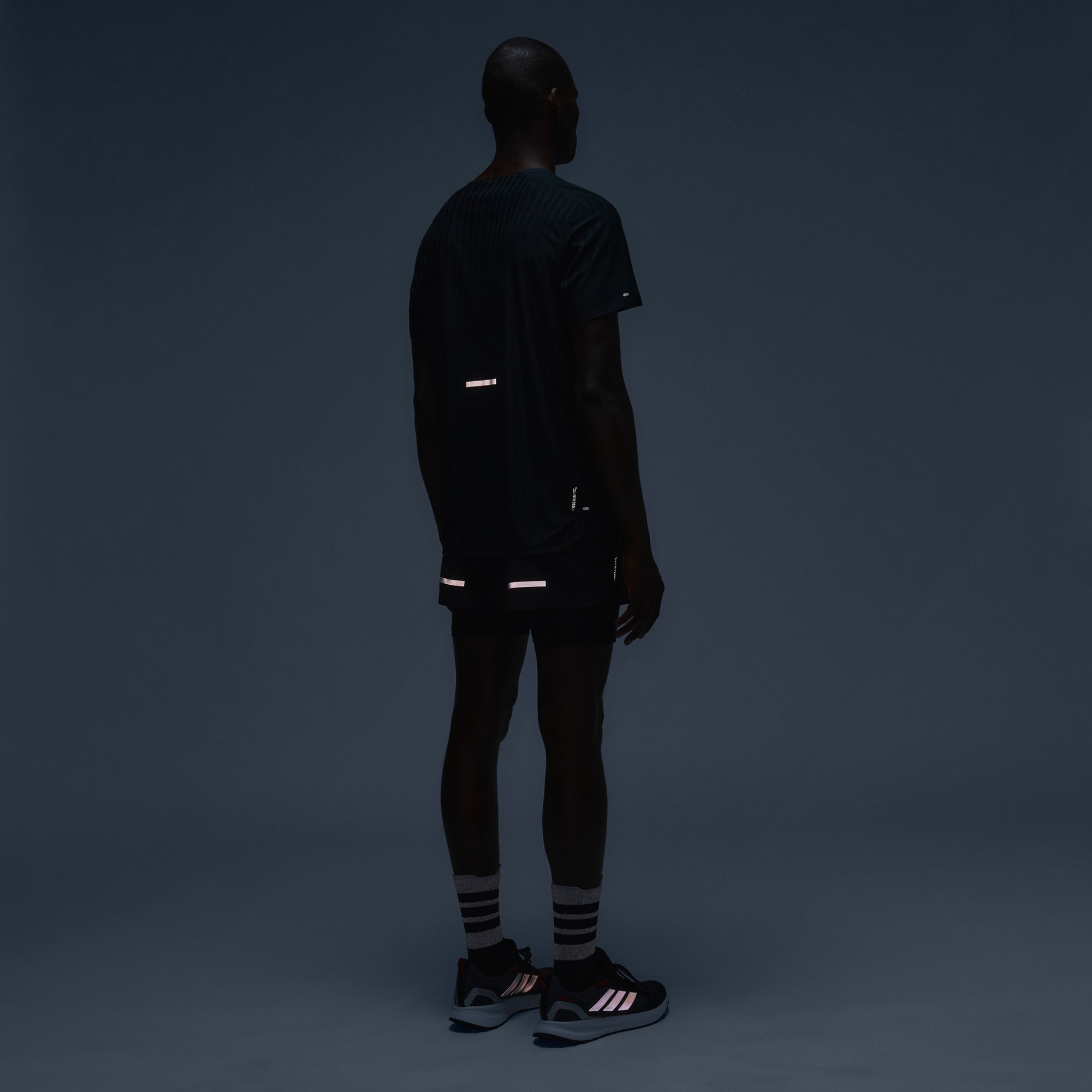 Adidas เสื้อกีฬาผู้ชาย Men's Adi365 Running CLIMACOOL+ | Black/Grey Six ( JM5702 ) - Image 12