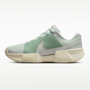 Nike รองเท้าเทนนิสผู้หญิง Zoom GP Challenge Pro HC | Steam/Barely Green/Sea Glass/White ( IB6560-003 )
