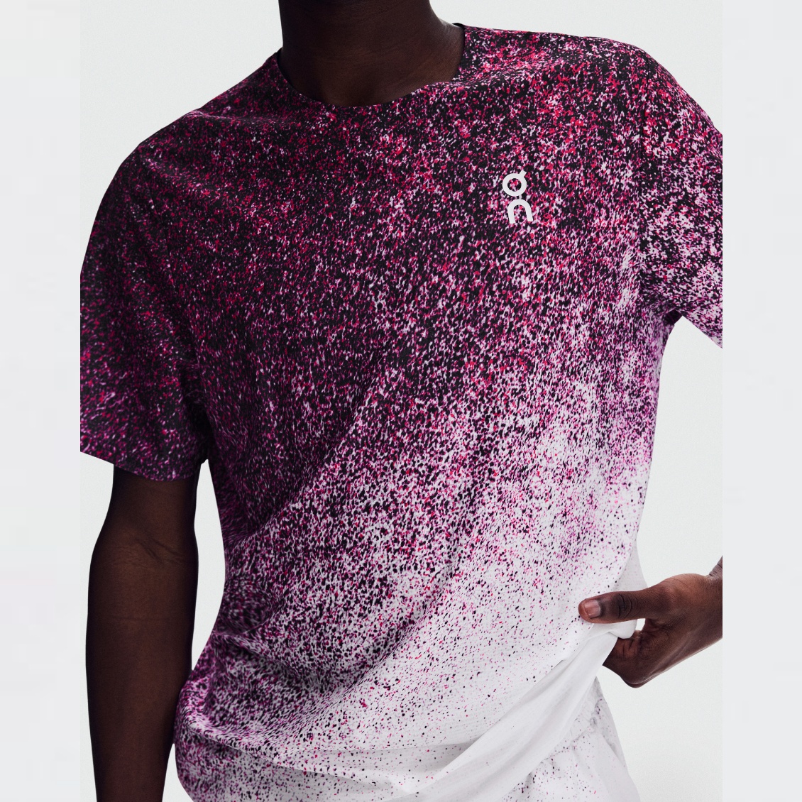 On เสื้อเทนนิสผู้ชาย Men's Court-T Fade | Nebula / White