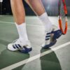 Adidas รองเท้าเทนนิสผู้ชาย Adizero Ubersonic 5 Clay Tennis Shoes | Cloud White / Dark Blue / Silver Metallic ( JR1738 ) - Image 2