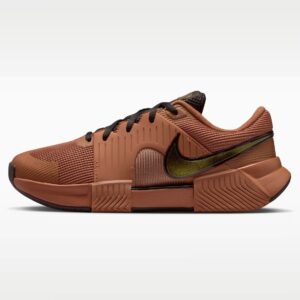 Nike รองเท้าเทนนิสผู้หญิง Zoom GP Challenge 1.5 HC Naomi Osaka  | Mineral Clay/Black/Metallic Gold/Sail ( IQ6077-200 )