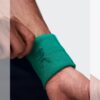 On ปลอกรัดข้อมือเทนนิสแบบสั้น Courtside Wristbands 2 Pack | Neem ( 2UG30085358 ) - Image 4