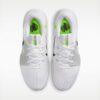 Nike รองเท้าเทนนิสผู้ชาย GP Challenge 1.5 HC | White/Pure Platinum/Volt/Black ( IQ5180-100 ) - Image 5