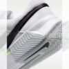 Nike รองเท้าเทนนิสผู้ชาย GP Challenge 1.5 HC | White/Pure Platinum/Volt/Black ( IQ5180-100 ) - Image 4