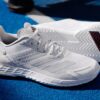 Adidas รองเท้าเทนนิสผู้ชาย Defiant Speed 2 | Cloud White / Tech Grey Metallic / Maroon ( KJ3106 ) - Image 8