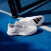 Adidas รองเท้าเทนนิสผู้ชาย Defiant Speed 2 | Cloud White / Tech Grey Metallic / Maroon ( KJ3106 ) - Image 7