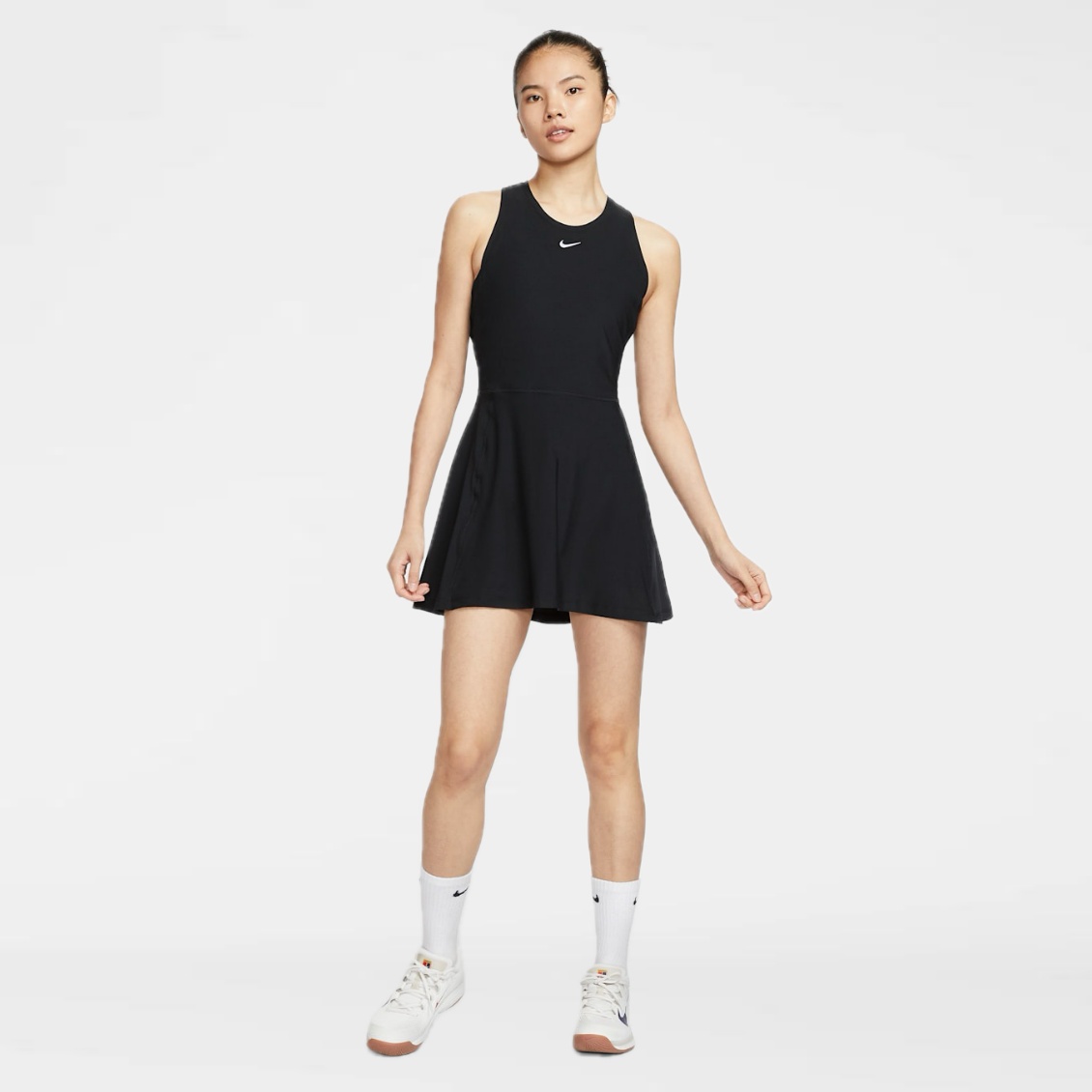 Nike ชุดเดรสเทนนิสผู้หญิง Women's Victory Tennis Dress | Black/White ( FQ1781-010 ) - Image 7