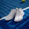 Adidas รองเท้าเทนนิสผู้ชาย Defiant Speed 2 | Cloud White / Tech Grey Metallic / Maroon ( KJ3106 ) - Image 4