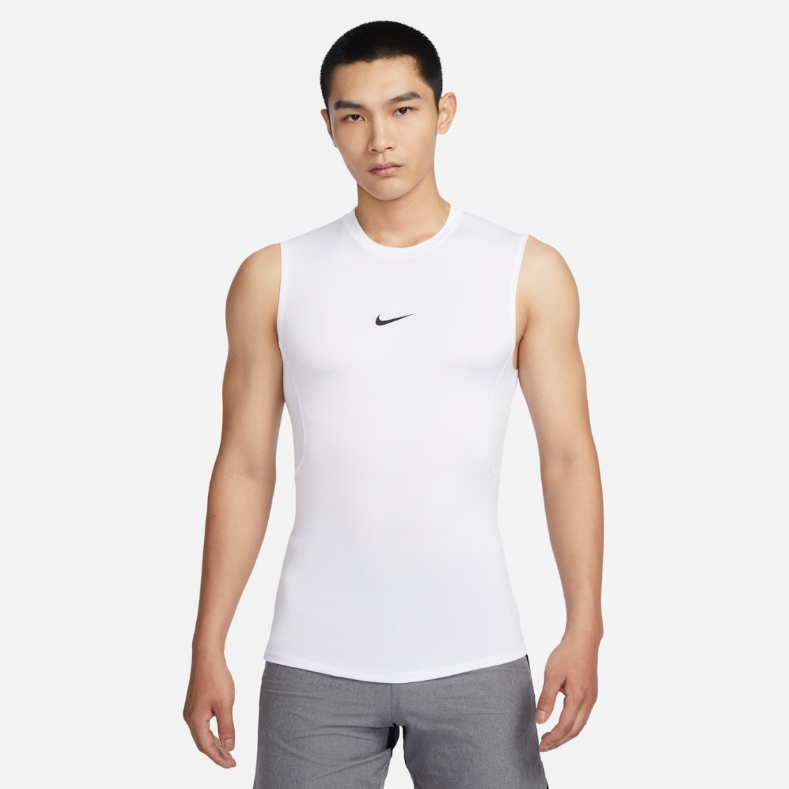 Nike เสื้อเทนนิสผู้ชาย Men's Pro Dri-Fit Tight Sleeveless Fitness Top | White/Black ( FB7915-100 )