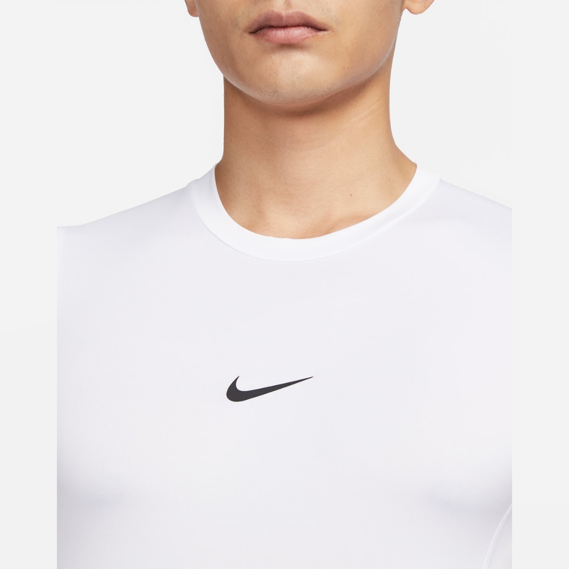 Nike เสื้อเทนนิสผู้ชาย Men's Pro Dri-Fit Tight Sleeveless Fitness Top | White/Black ( FB7915-100 ) - Image 3