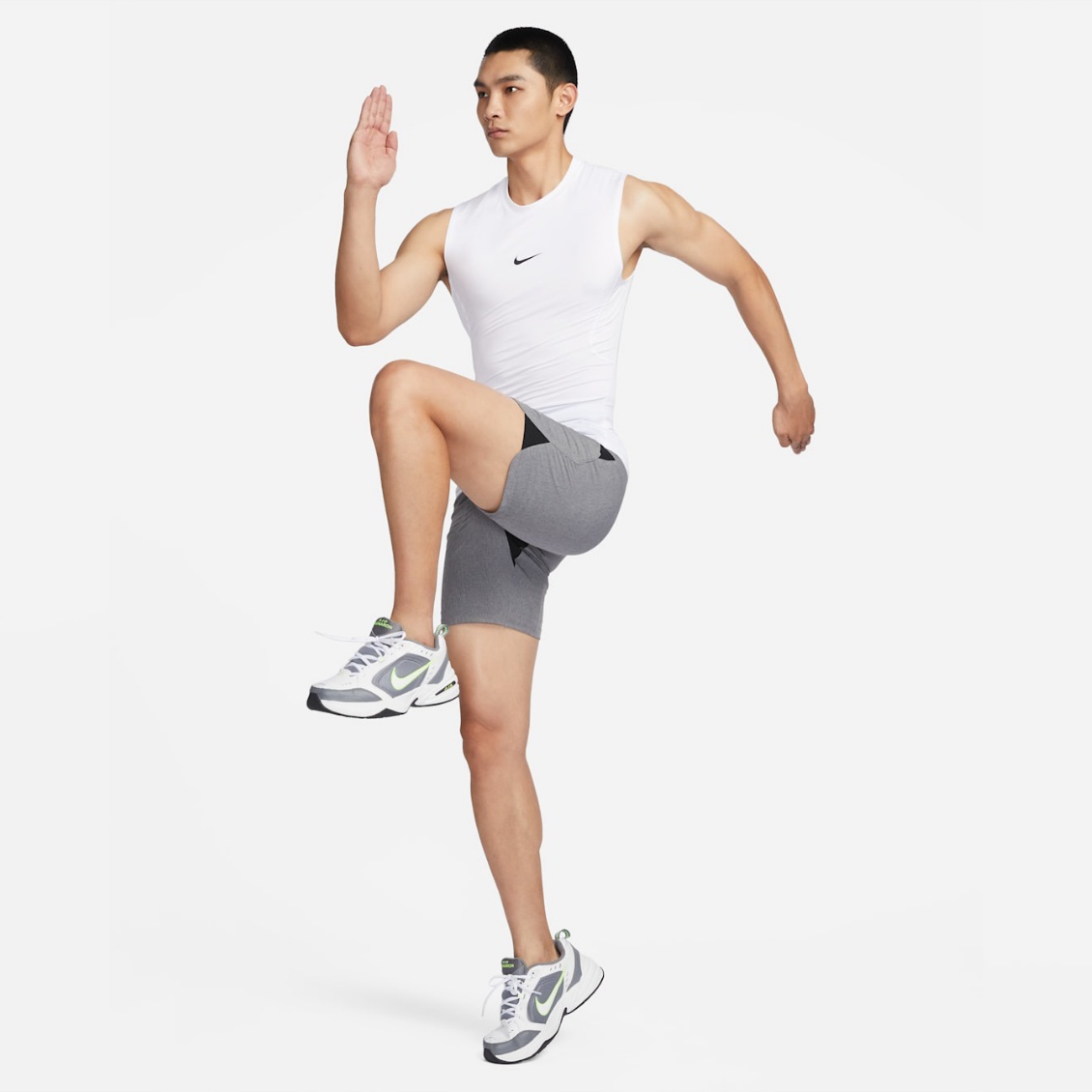 Nike เสื้อเทนนิสผู้ชาย Men's Pro Dri-Fit Tight Sleeveless Fitness Top | White/Black ( FB7915-100 ) - Image 5